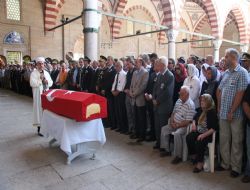Dualar gözyaşlarına karıştı